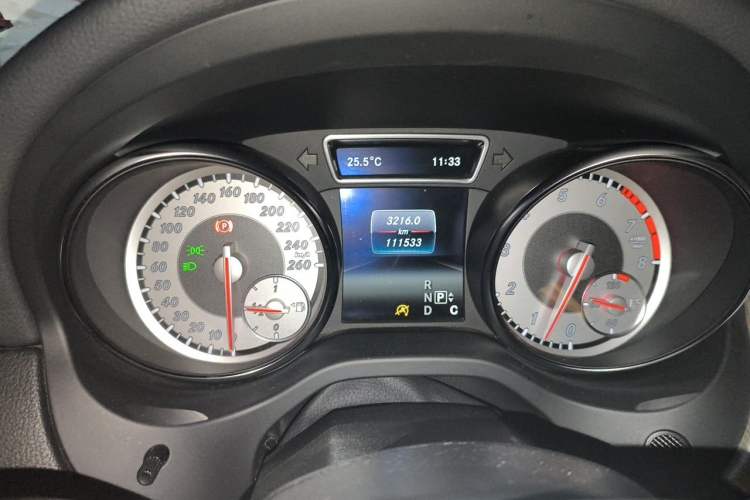 Used Mercedes-Benz GLA 2016 GLA 220 4MATIC Fashion Edition Instrument Cluster