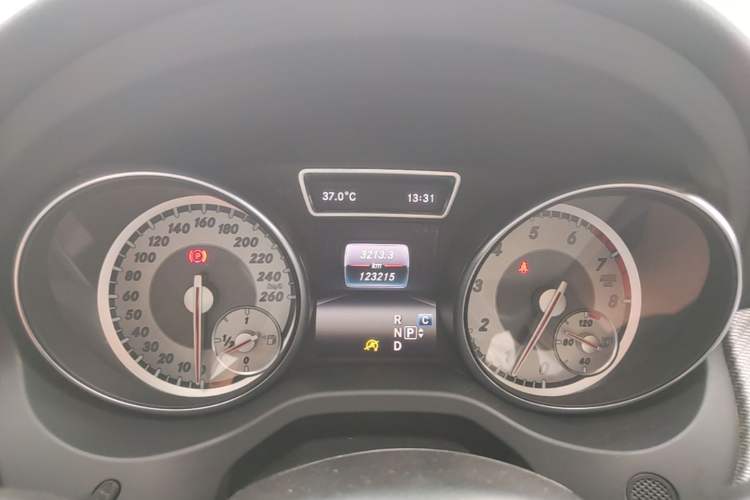 Used Mercedes-Benz GLA 2016 GLA 220 4MATIC Luxury Model Instrument Cluster