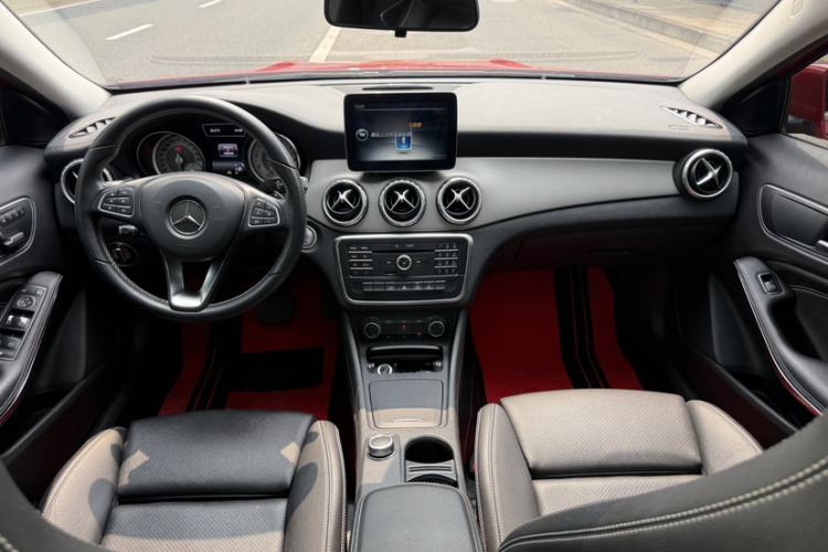 Used Mercedes-Benz GLA 2016 GLA 200 Fashion Model Interior 1