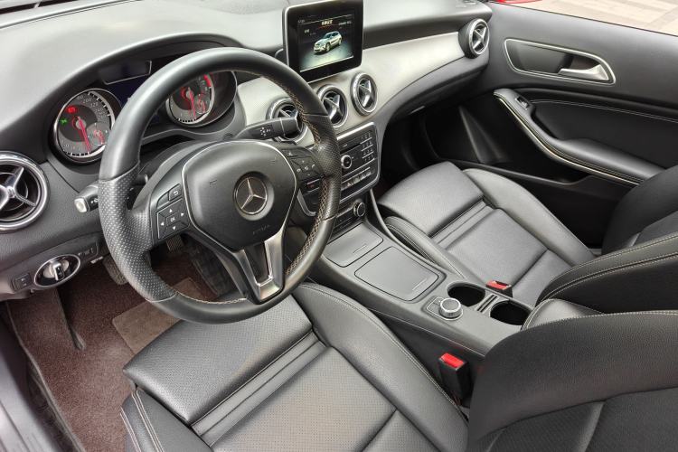 Used Mercedes-Benz GLA 2016 GLA 200 Sport Edition Interior 10