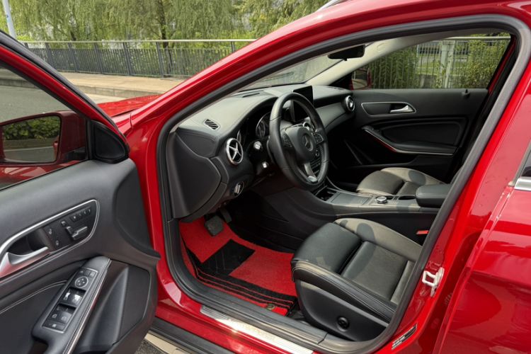 Used Mercedes-Benz GLA 2016 GLA 200 Fashion Model Interior 2