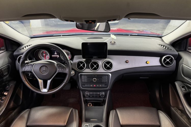 Used Mercedes-Benz GLA 2016 GLA 200 Fashion Model Interior 2