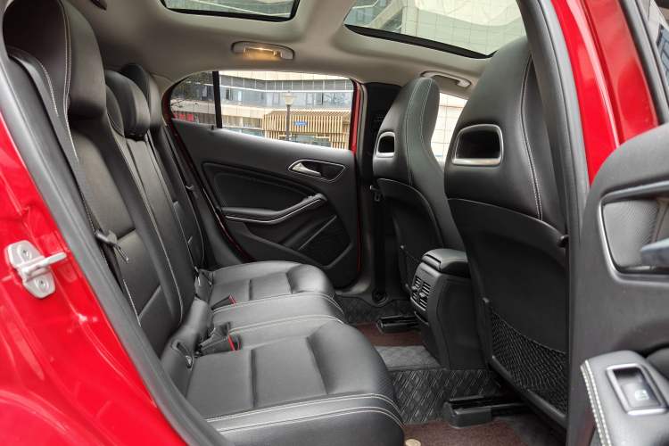 Used Mercedes-Benz GLA 2016 GLA 200 Sport Edition Interior 2