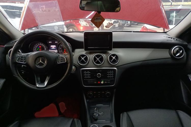 Used Mercedes-Benz GLA 2016 GLA 200 Sport Edition Interior 2