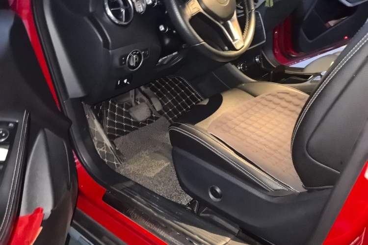 Used Mercedes-Benz GLA 2016 GLA 200 Sport Edition Interior 3