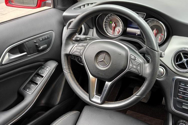 Used Mercedes-Benz GLA 2016 GLA 200 Sport Edition Interior 6