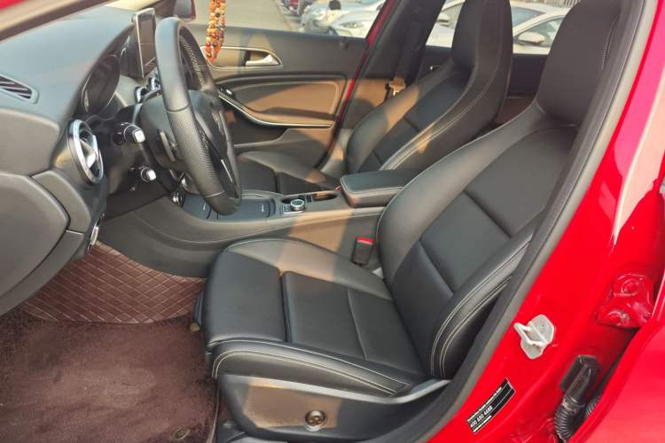 Used Mercedes-Benz GLA 2016 GLA 200 Sport Edition Left Front Seat