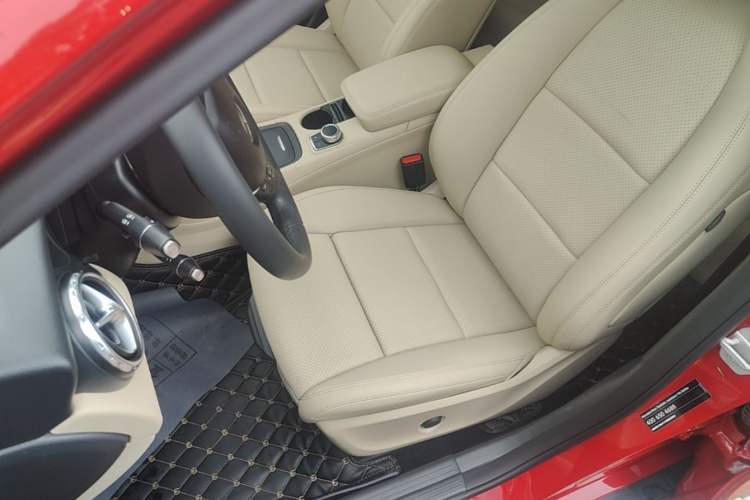 Used Mercedes-Benz GLA 2016 GLA 200 Sport Edition Left Front Seat