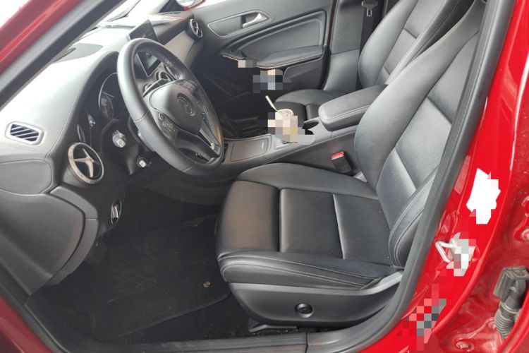 Used Mercedes-Benz GLA 2016 GLA 220 4MATIC Fashion Edition Left Front Seat