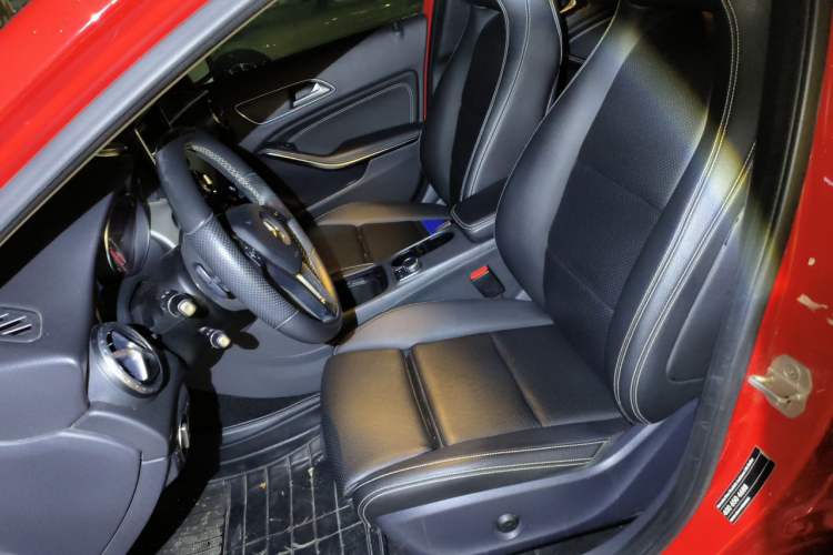 Used Mercedes-Benz GLA 2016 GLA 200 Sport Edition Left Front Seat