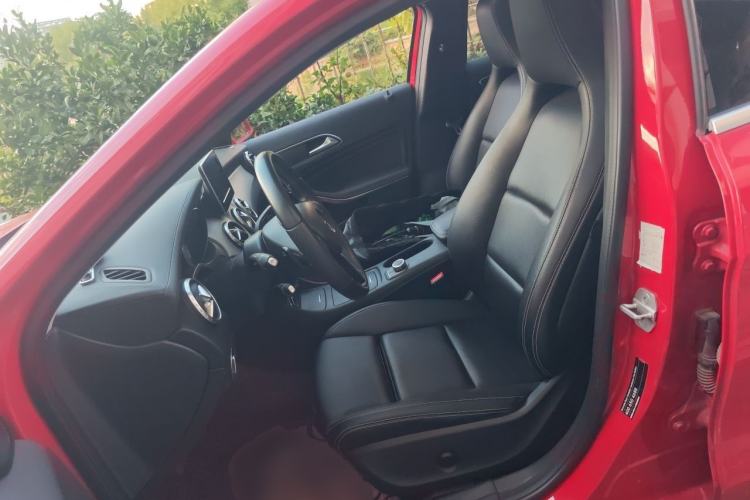 Used Mercedes-Benz GLA 2016 GLA 200 Fashion Model Left Front Seat