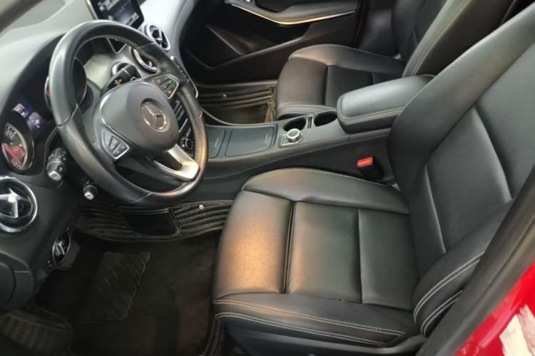Used Mercedes-Benz GLA 2016 GLA 200 Sport Edition Left Front Seat
