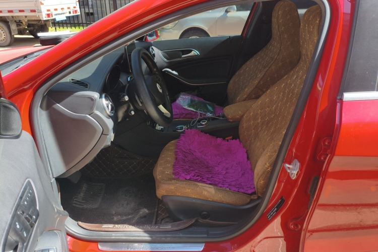 Used Mercedes-Benz GLA 2016 GLA 200 Fashion Model Left Front Seat