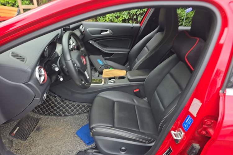 Used Mercedes-Benz GLA 2016 GLA 200 Fashion Model Left Front Seat