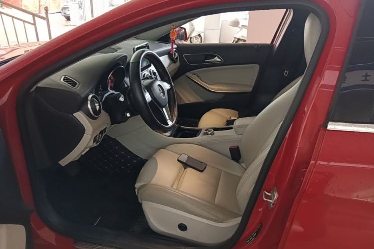 Used Mercedes-Benz GLA 2016 GLA 200 Fashion Model Left Front Seat