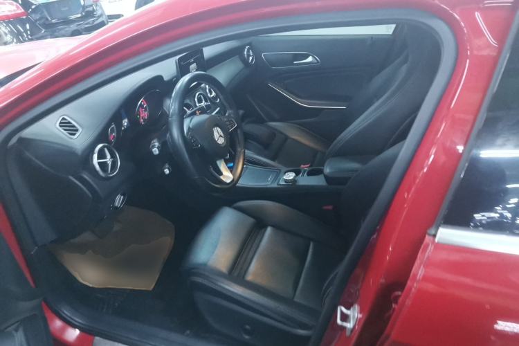 Used Mercedes-Benz GLA 2016 GLA 200 Fashion Model Left Front Seat