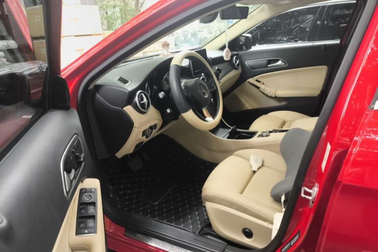 Used Mercedes-Benz GLA 2016 GLA 200 Sport Edition Left Front Seat