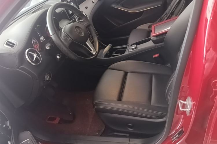 Used Mercedes-Benz GLA 2016 GLA 200 Fashion Model Left Front Seat