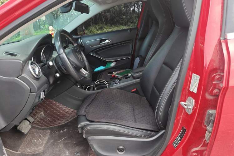 Used Mercedes-Benz GLA 2016 GLA 200 Sport Edition Left Front Seat