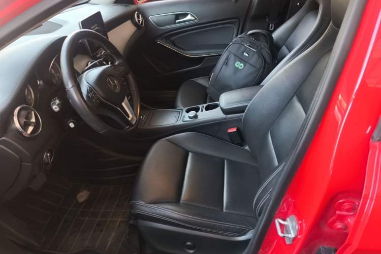 Used Mercedes-Benz GLA 2016 GLA 220 4MATIC Fashion Edition Left Front Seat
