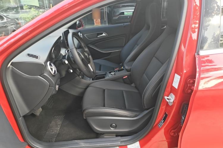 Used Mercedes-Benz GLA 2016 GLA 200 Sport Edition Left Front Seat