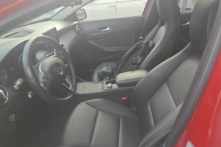 Used Mercedes-Benz GLA 2016 GLA 200 Sport Edition Left Front Seat