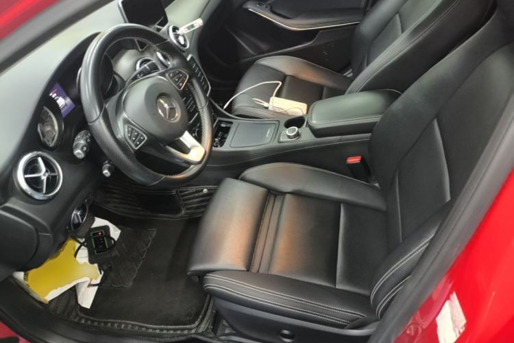 Used Mercedes-Benz GLA 2016 GLA 200 Sport Edition Left Front Seat