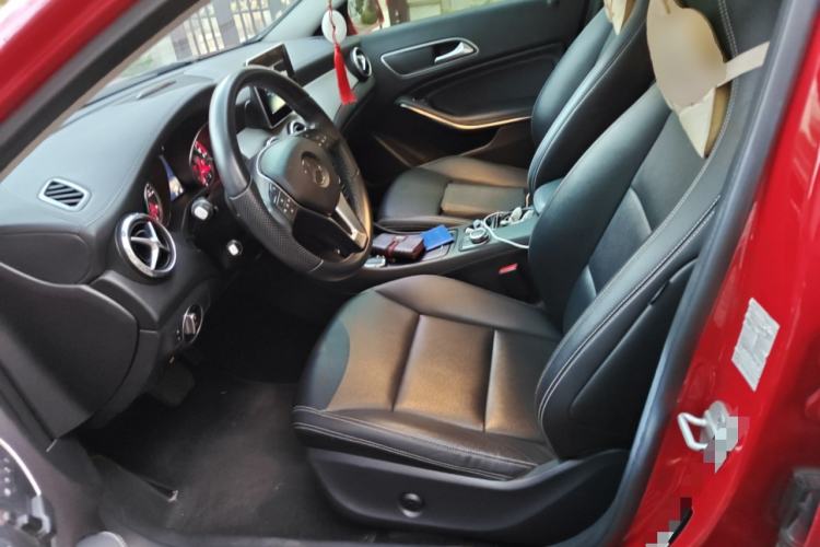 Used Mercedes-Benz GLA 2016 GLA 200 Fashion Model Left Front Seat