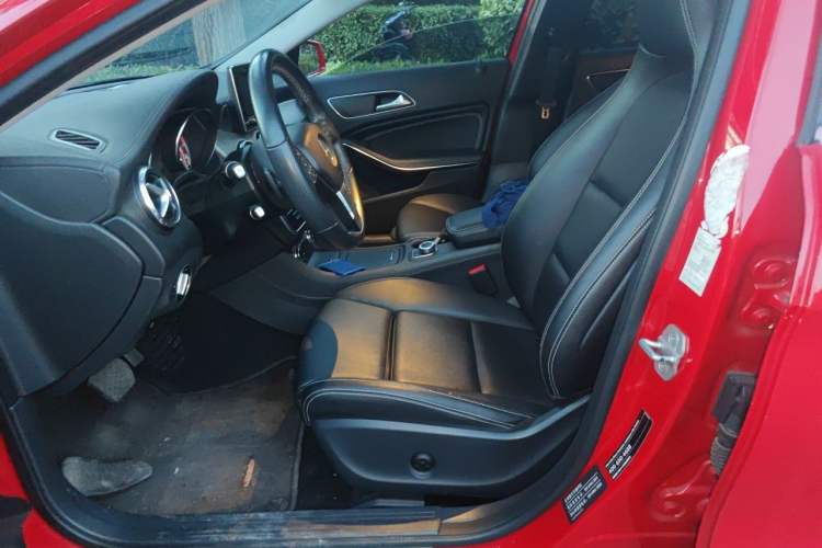 Used Mercedes-Benz GLA 2016 GLA 200 Fashion Model Left Front Seat