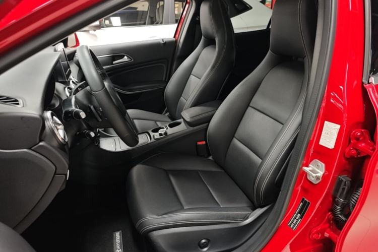 Used Mercedes-Benz GLA 2016 GLA 200 Sport Edition Left Front Seat