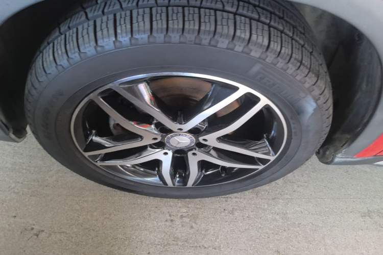 Used Mercedes-Benz GLA 2016 GLA 200 Fashion Model Left Front Wheel Hub