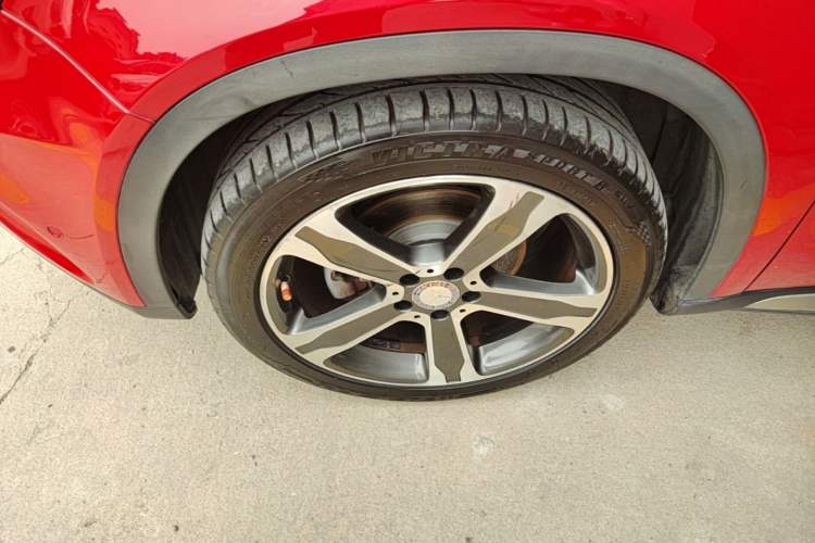 Used Mercedes-Benz GLA 2016 GLA 220 4MATIC Luxury Model Left Front Wheel Hub