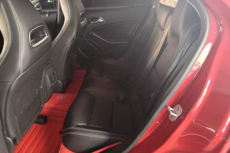 Used Mercedes-Benz GLA 2016 GLA 200 Fashion Model Left Rear Seat