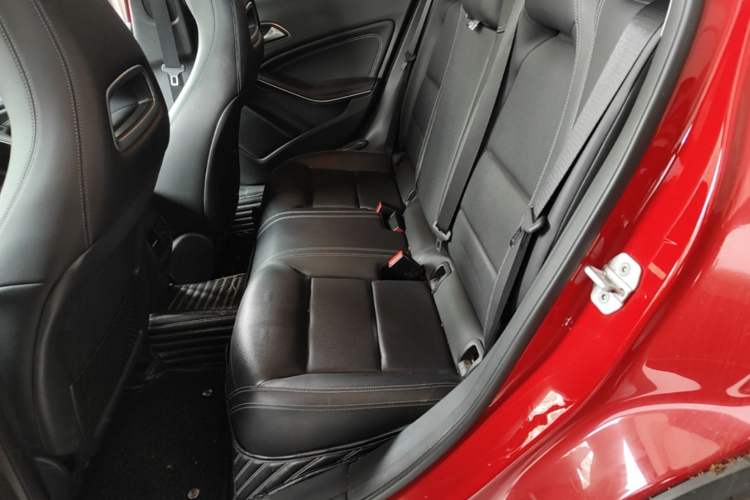 Used Mercedes-Benz GLA 2016 GLA 220 4MATIC Fashion Edition Left Rear Seat