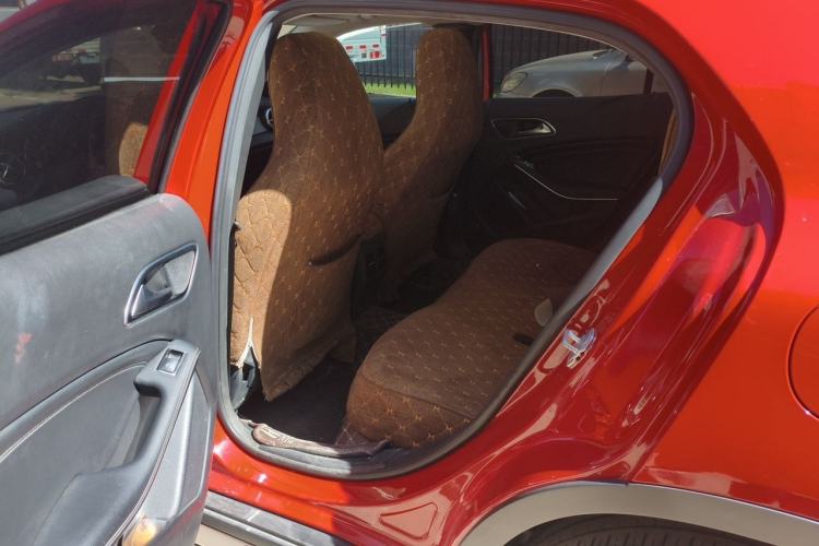 Used Mercedes-Benz GLA 2016 GLA 200 Fashion Model Left Rear Seat