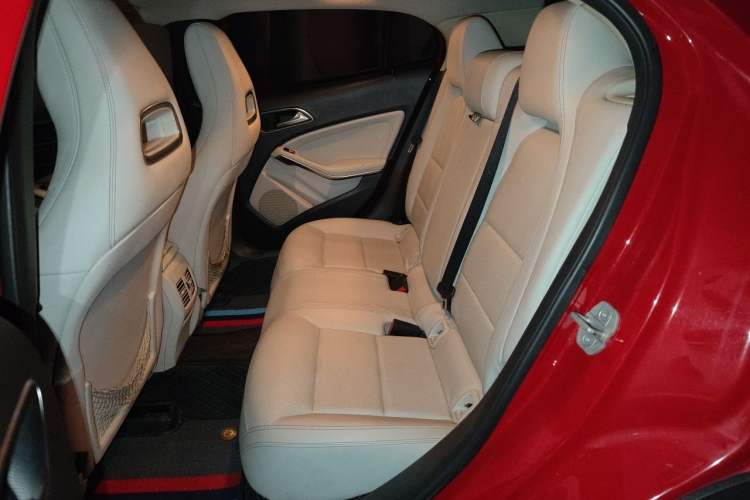Used Mercedes-Benz GLA 2016 GLA 200 Sport Edition Left Rear Seat
