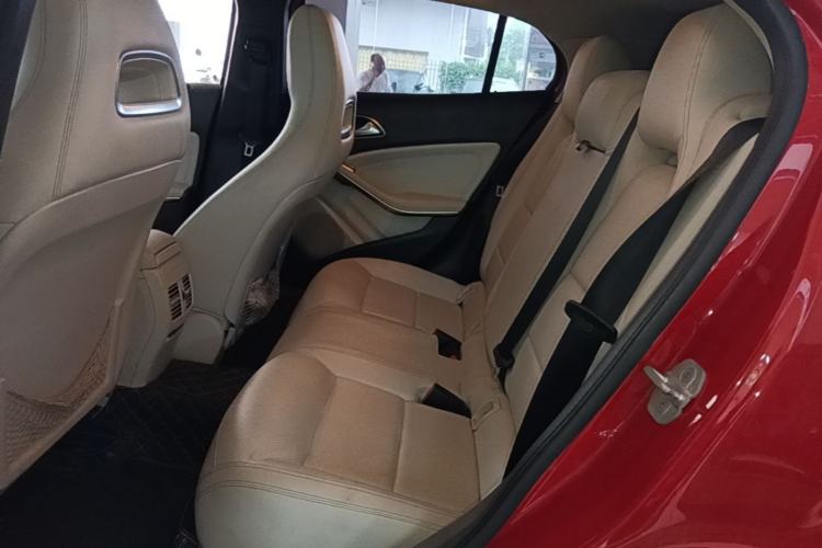 Used Mercedes-Benz GLA 2016 GLA 200 Fashion Model Left Rear Seat