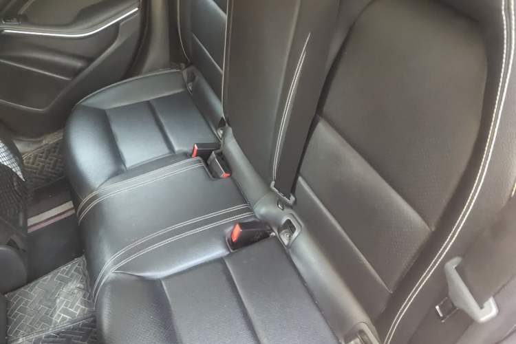 Used Mercedes-Benz GLA 2016 GLA 200 Fashion Model Left Rear Seat