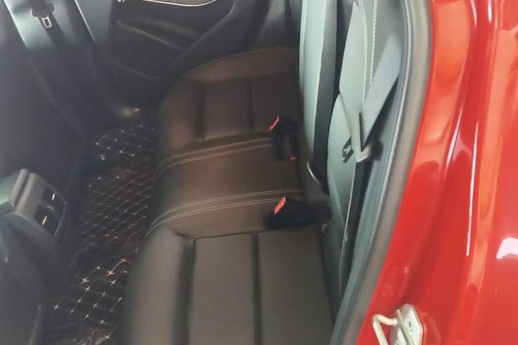 Used Mercedes-Benz GLA 2016 GLA 200 Fashion Model Left Rear Seat