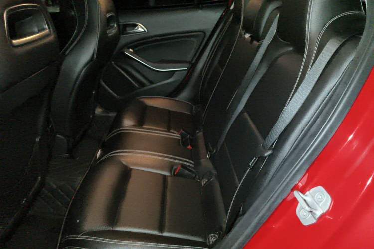 Used Mercedes-Benz GLA 2016 GLA 220 4MATIC Fashion Edition Left Rear Seat