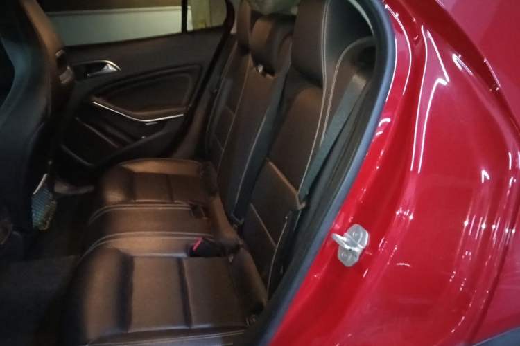 Used Mercedes-Benz GLA 2016 GLA 220 4MATIC Fashion Edition Left Rear Seat