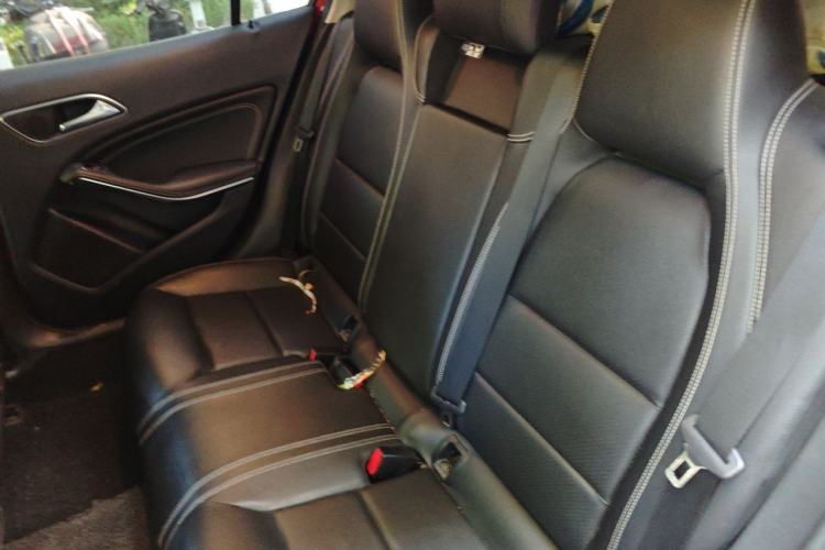 Used Mercedes-Benz GLA 2016 GLA 200 Fashion Model Left Rear Seat