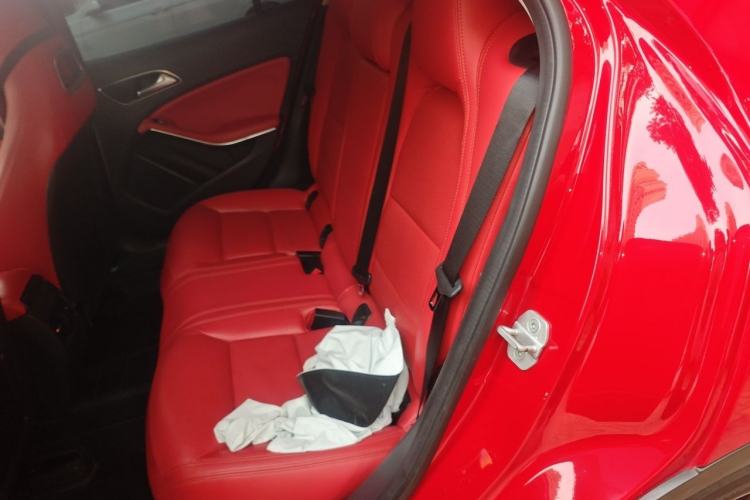 Used Mercedes-Benz GLA 2016 GLA 200 Fashion Model Left Rear Seat