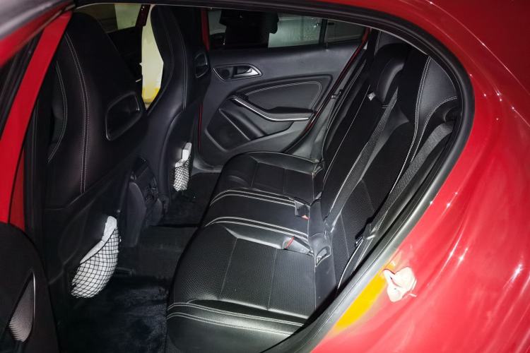 Used Mercedes-Benz GLA 2016 GLA 200 Fashion Model Left Rear Seat