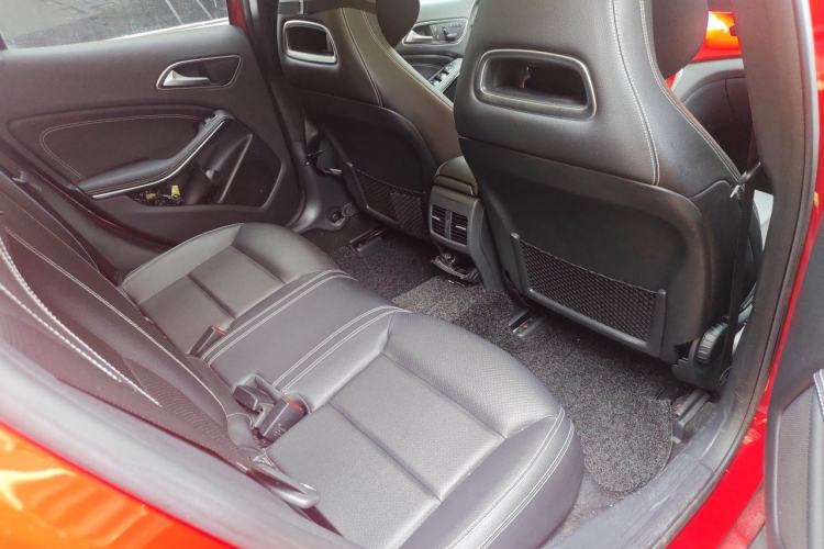 Used Mercedes-Benz GLA 2016 GLA 200 Fashion Model Left Rear Seat