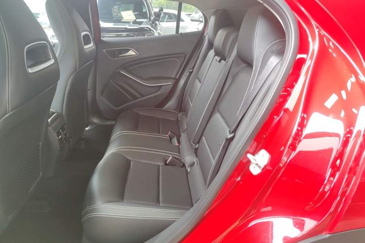 Used Mercedes-Benz GLA 2016 GLA 220 4MATIC Fashion Edition Left Rear Seat