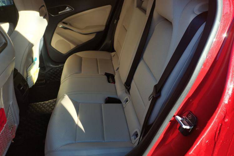 Used Mercedes-Benz GLA 2016 GLA 200 Fashion Model Left Rear Seat