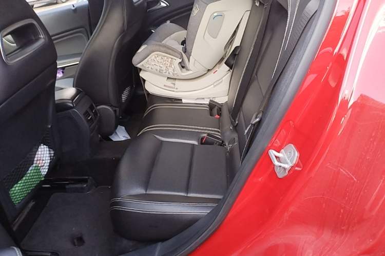 Used Mercedes-Benz GLA 2016 GLA 220 4MATIC Fashion Edition Left Rear Seat