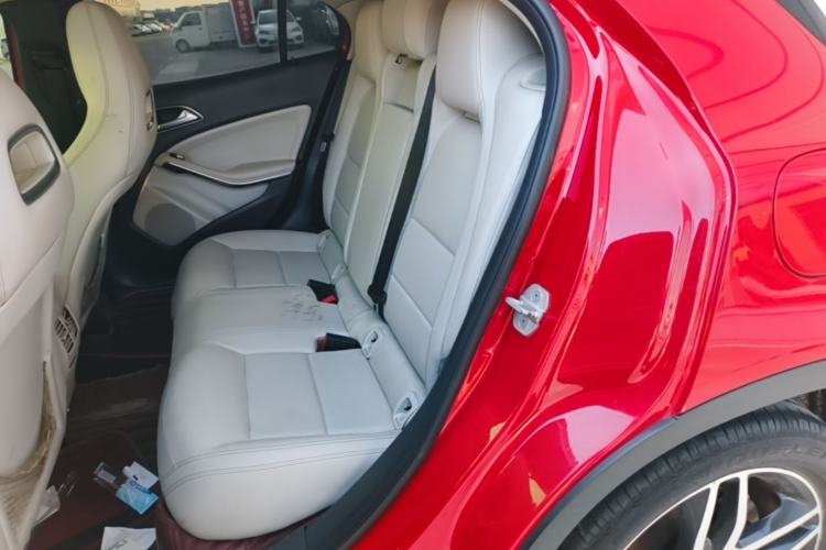 Used Mercedes-Benz GLA 2016 GLA 200 Fashion Model Left Rear Seat
