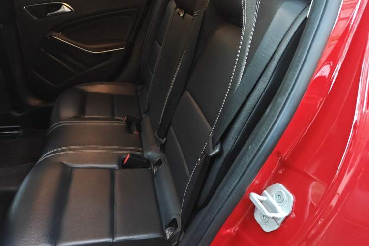 Used Mercedes-Benz GLA 2016 GLA 200 Fashion Model Left Rear Seat